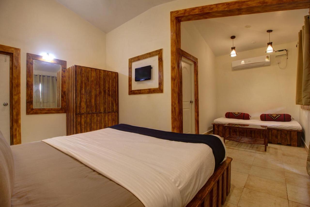 Grand Royale Palms Benaulim Hotel Bagian luar foto