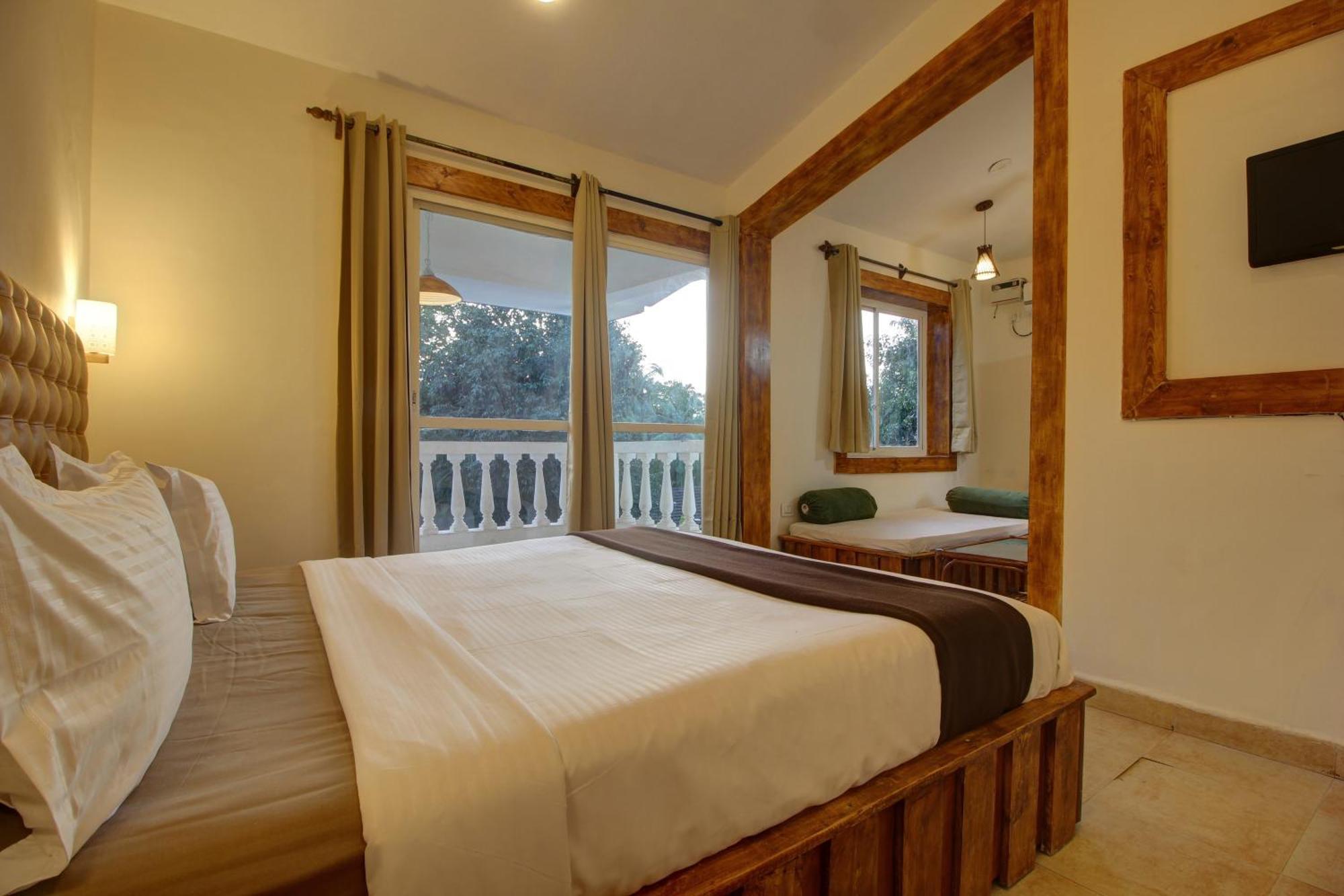 Grand Royale Palms Benaulim Hotel Bagian luar foto